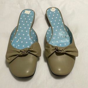 Kenneth Cole Reaction slide-on/mules size 9 1/2